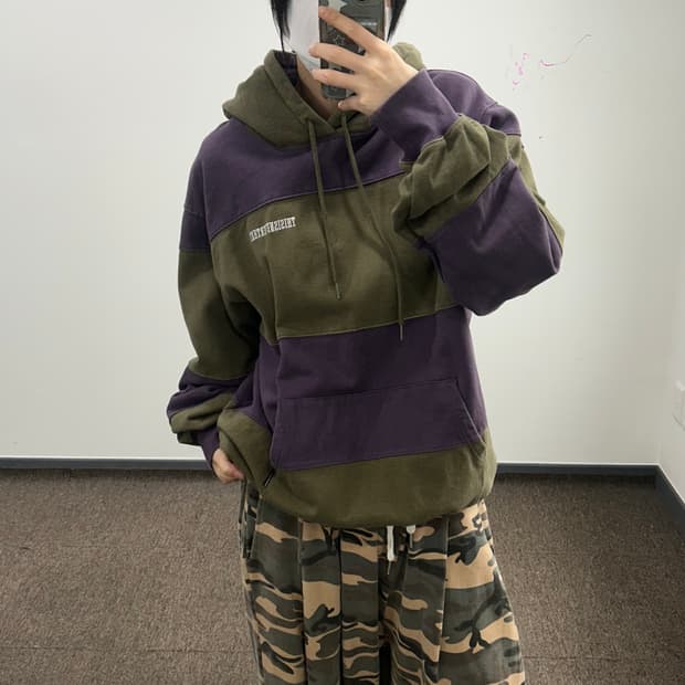 Thisisneverthat 디스이즈네버댓 카키 퍼플 스트라이프 후드티