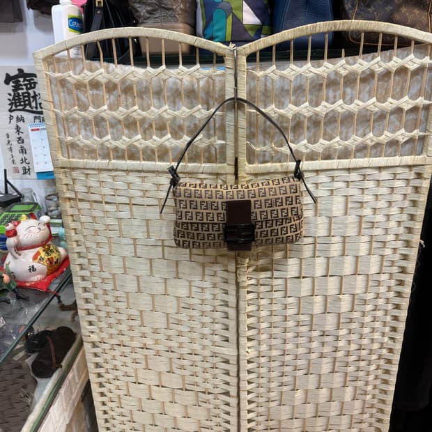 정품 펜디 주카 맘마백 팝니다