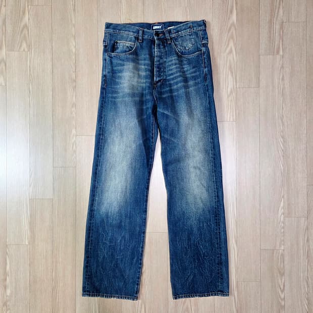 ADDICT 블루 워싱 포켓 디테일 데님 팬츠