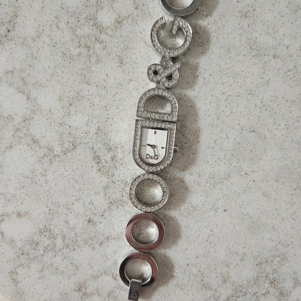 D&G 크리스탈 시계팔찌