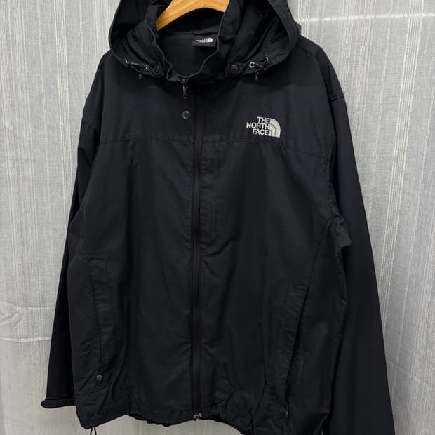 고프코어 노스페이스 올블랙 탈착 바람막이 Size: 100