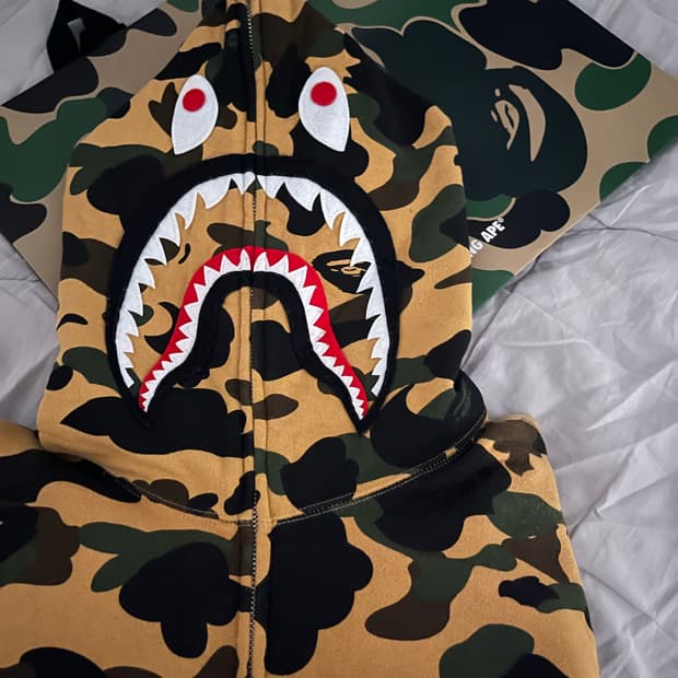 BAPE 1st ponr샤크후드 황계-M