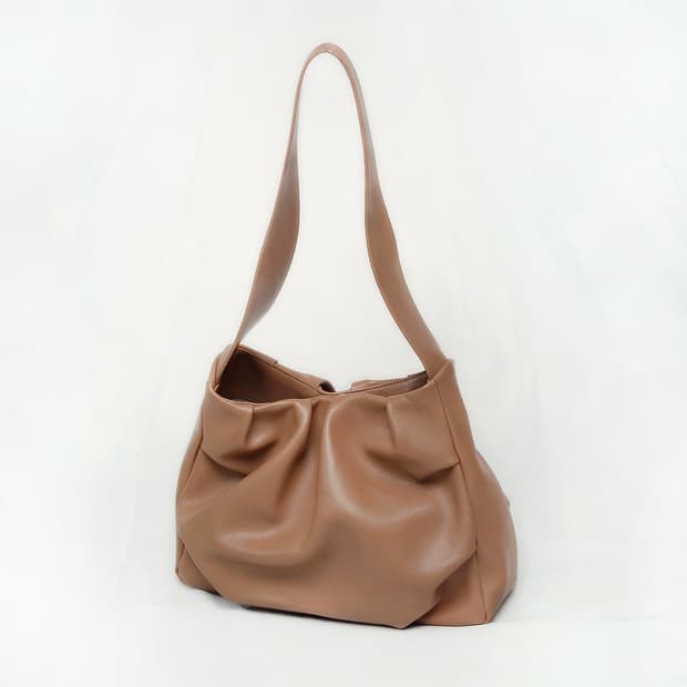 호제 (hoze) 개비 탄브라운 복스레더 카프스킨 셔링 숄더백