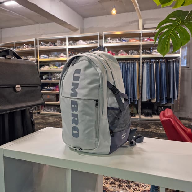 엄브로(UMBRO) 백팩 가방