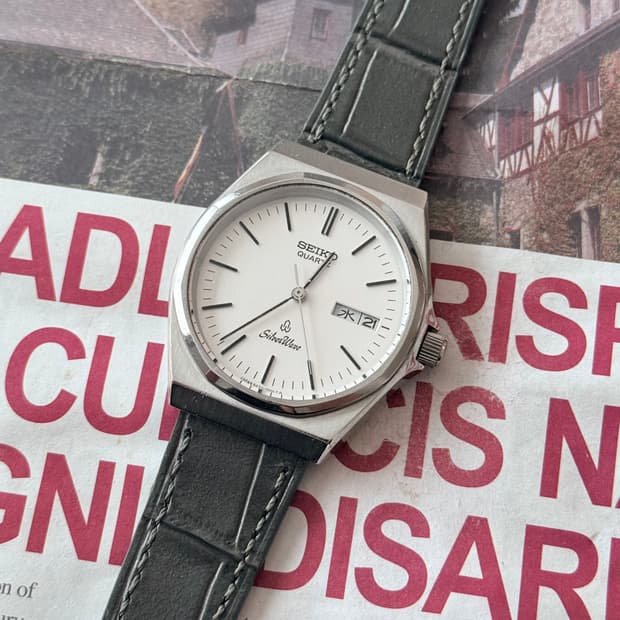 세이코 Seiko 쿼츠 SilverWave 카키 래더 데이데이트