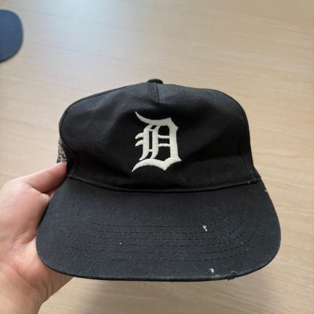 도넛리벤지 핑거프레스 모자