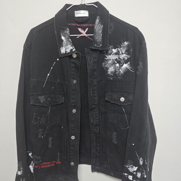 PREMIUM X DAILY 블랙 워싱 그래피티 데님 자켓