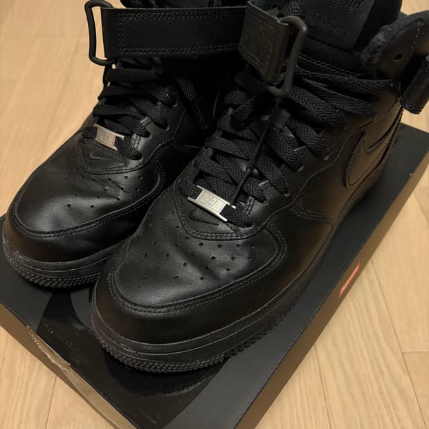 나이키 슈프림 에어포스 미들 블랙 260