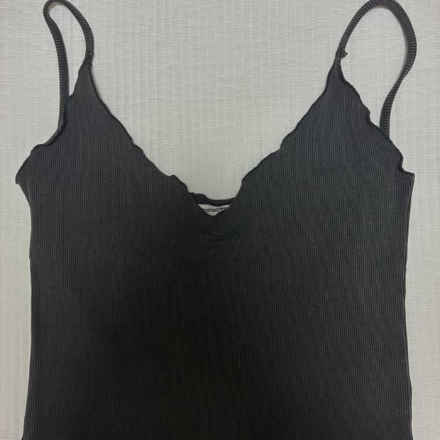 투머치택스 V-neck ribbed tank top charcoal