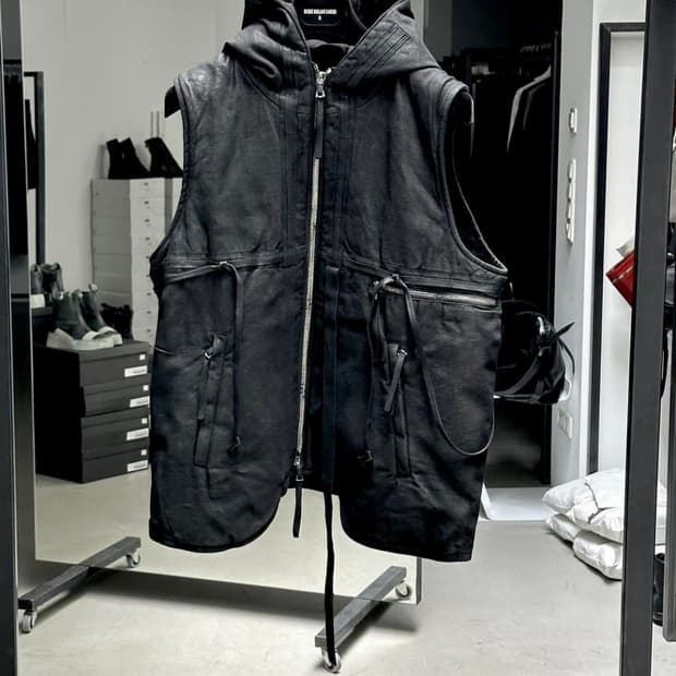 Boris bidjan saberi vest 분할결재창 1/2