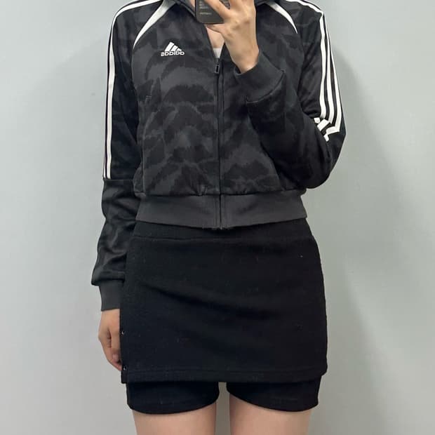 아디다스 패턴 블랙 크롭 져지