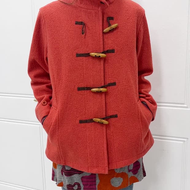 iyo오렌지 토글 하이넥 하프 코트