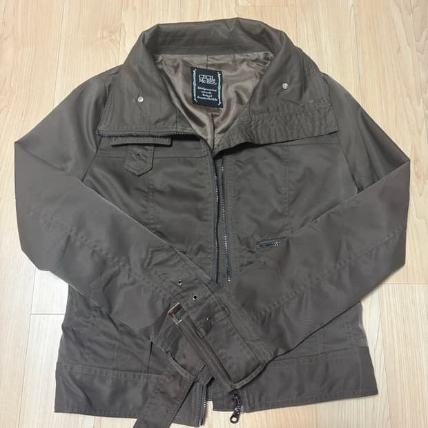 세실맥비 크롭 자켓