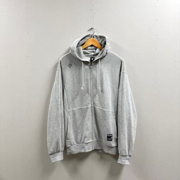 남성 100 / 데상트 후드집업 그레이