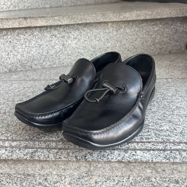 프라다 스포츠 스트링 로퍼