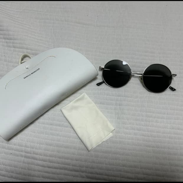 젠틀몬스터 미드나잇선 블랙 팝니다