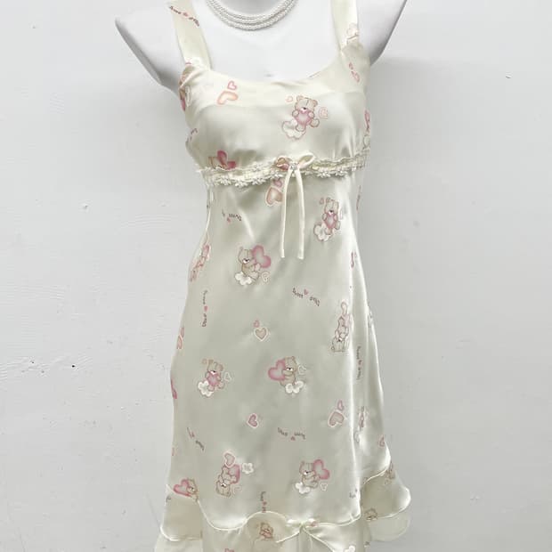 키치 베어 새틴 프릴 슬립