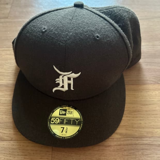 피어오브갓 에센셜X뉴에라 브라운