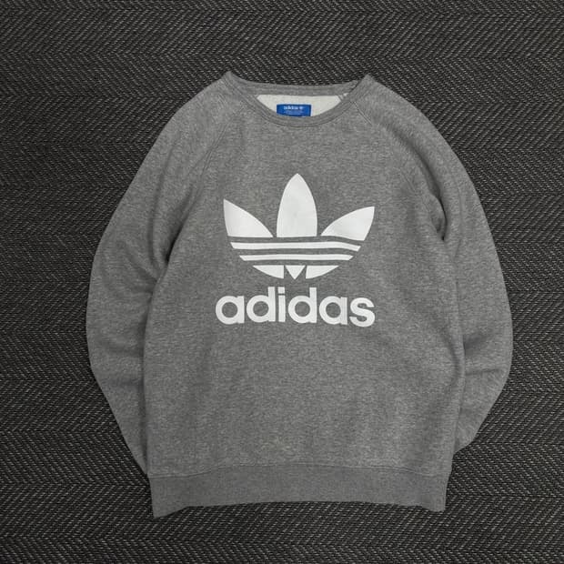 아디다스 삼선 패치 맨투맨 v0273