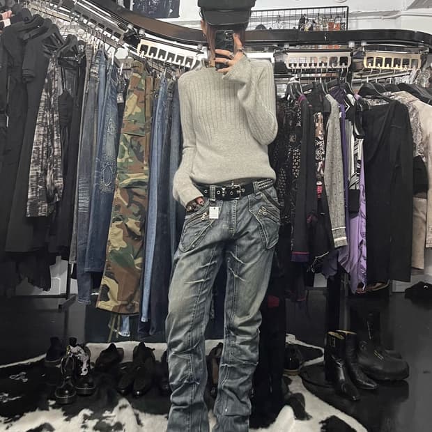 그레이 니트 스웨터