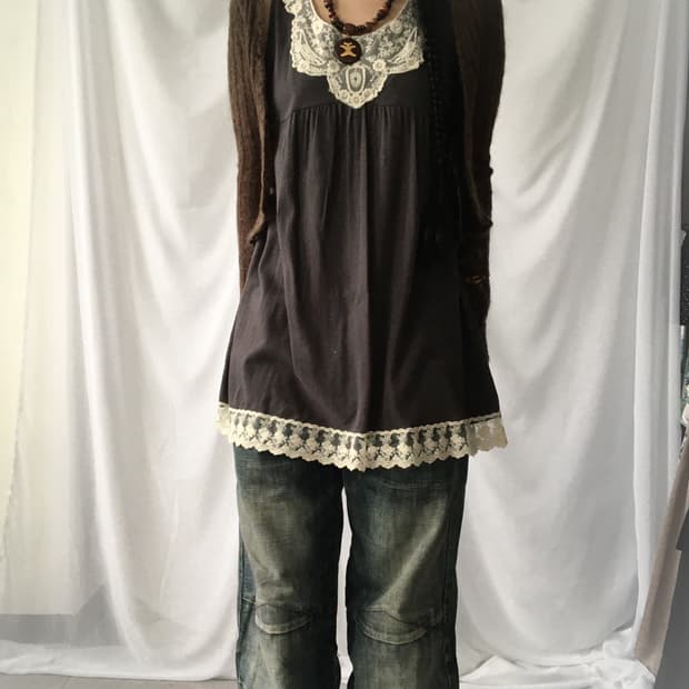 Lace point sleeveless