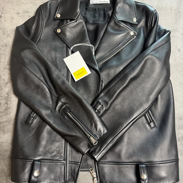 아크네 네이트 라이더 자켓 50사이즈 판매합니다.