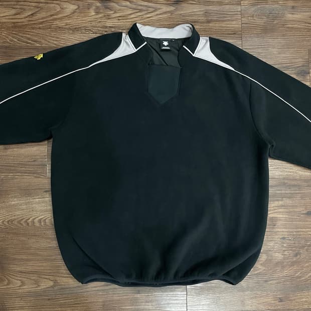 데상트 풀오버 후리스 웜업 자켓 블랙