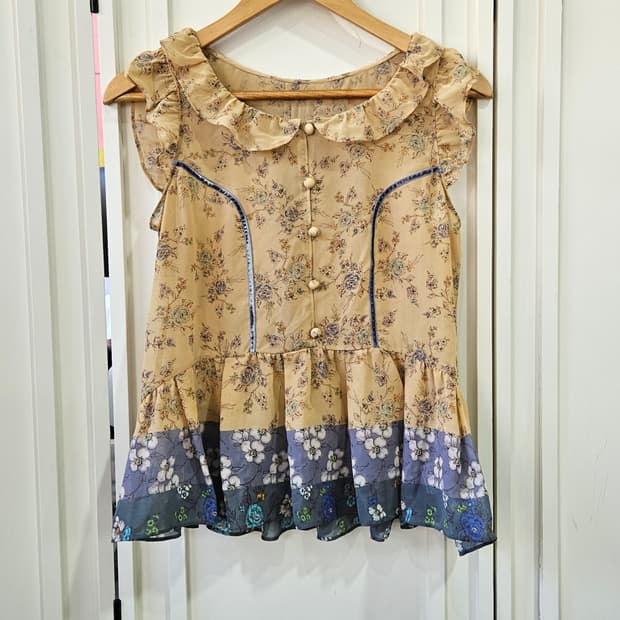 (JILL STUART) 빈티지 플로럴 프릴 튜닉 블라우스