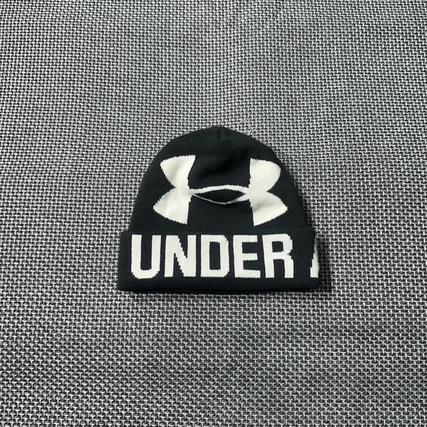언더아머 비니(old-8176)