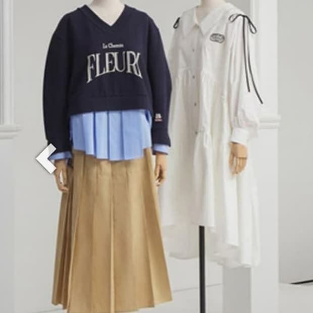 오즈세컨 O2nd 2022 빅카라 리본 디테일 셔츠형 원피스