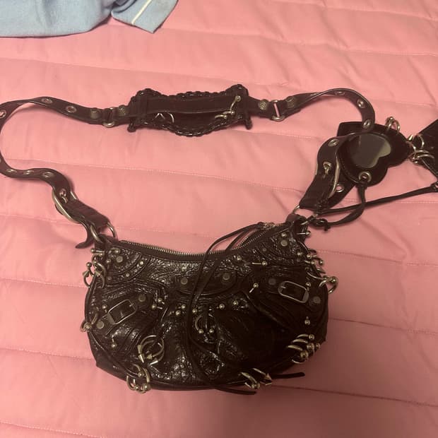 발렌시아가 르카골 피어싱 xs