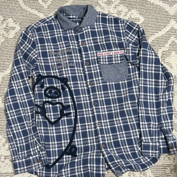 너드 대장 드럭스토어 캐릭터 네이비 체크셔츠 니홍진