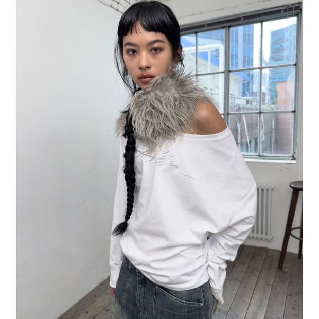 포르테나 원숄더 롱슬리브 티셔츠 아이보리