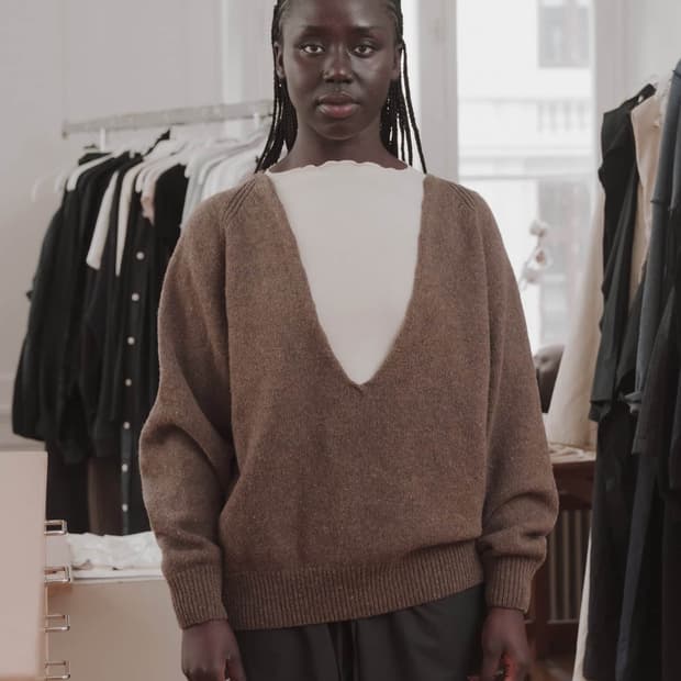 [XS/S,M/L]베이스레인지 25fw Soar 브이 니트/브라운