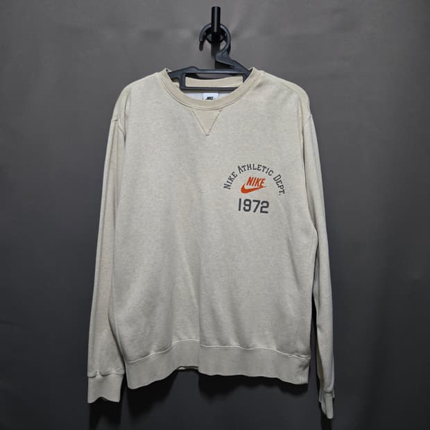 나이키 애슬레틱 뎁트 1972 맨투맨