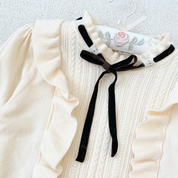 라떼갸루 공주핏 리본 니트