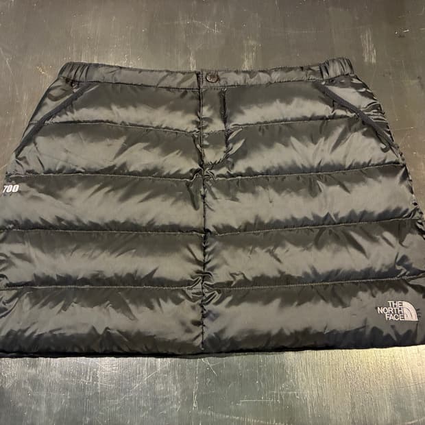 M) 노스페이스 700 패딩 스커트 블랙