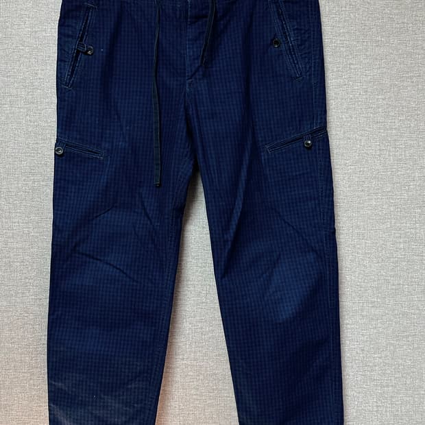 이스트로그 바지