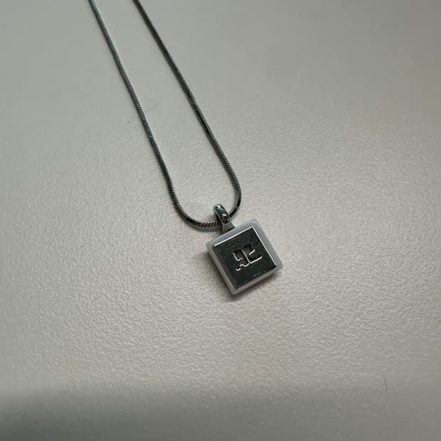 Courreges꾸레쥬 목걸이