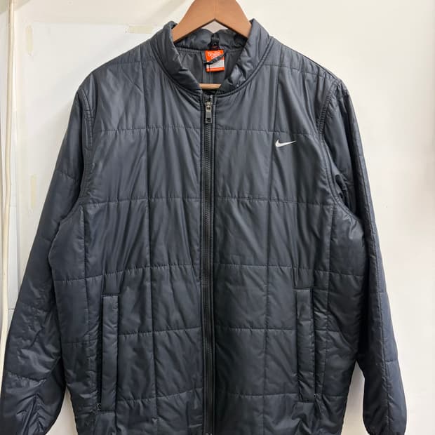 N165. 나이키 경량패딩
