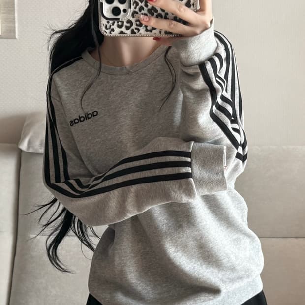 아디다스 회검 맨투맨