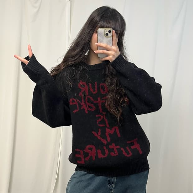 Ajobyajo black lettering knit