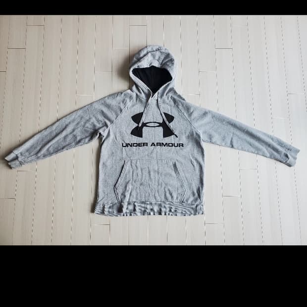 Under Armour 언더아머 후드티 L

하자 오염 없이 깨끗해요