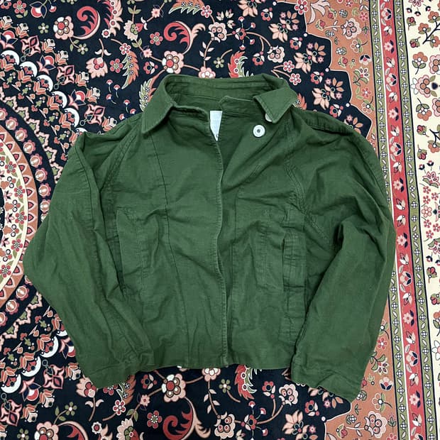 스튜디오 톰보이 하프넥 크롭 자켓 FREE