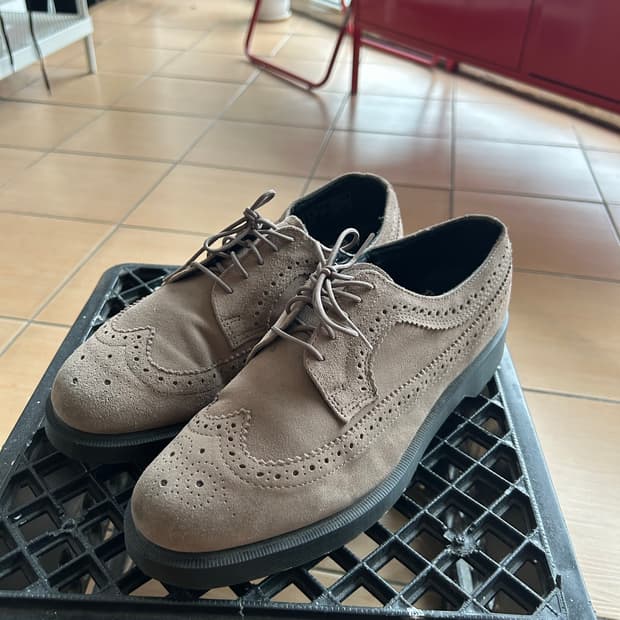 닥터마틴 스웨이드 윙팁 옥스포드슈즈