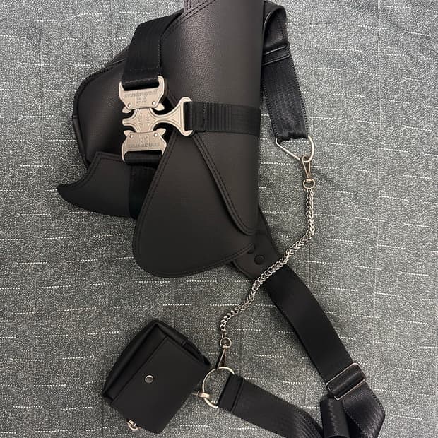 이우가마카라스 버클백