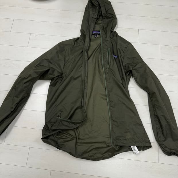 파타고니아 바람막이 M 사이즈  상태 아주아주아주좋아요!! 상태 9.7/