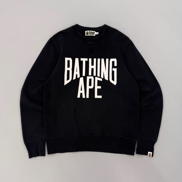 베이프 스펠 빅로고 블랙 스웻셔츠