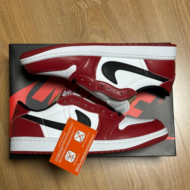 조던 1 레트로 로우 OG 시카고 2025