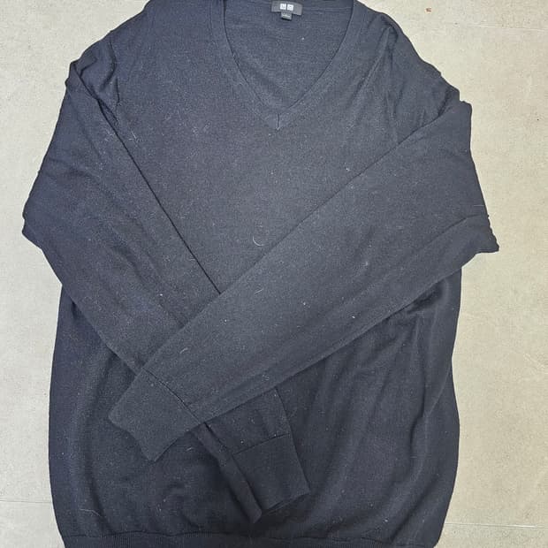 유니클로 V넥 모 니트 L